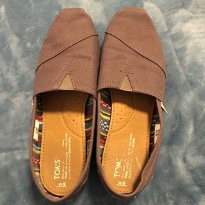 Brown toms